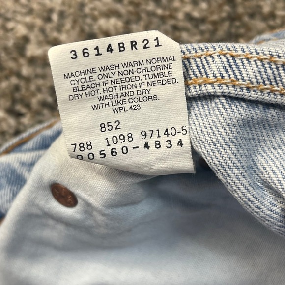 Vintage Levi's 560 Men's 36x29 Jeans Loose Fit Tapered Leg Light Wash Denim 90s - Picture 4 of 12